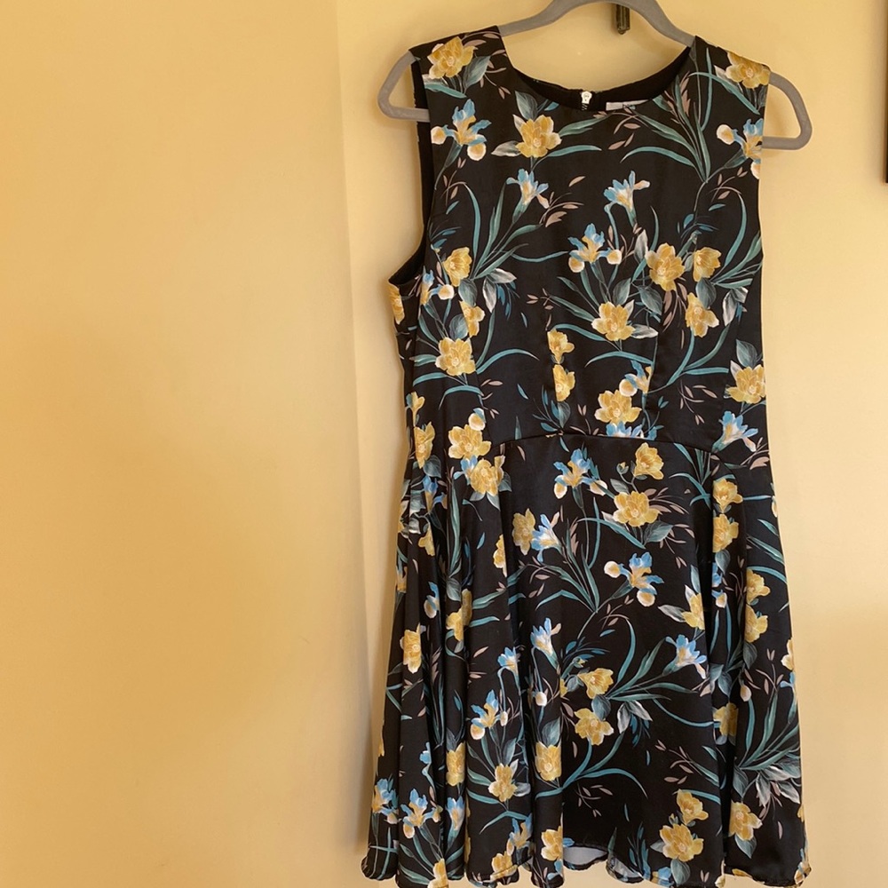 Satin floral black dress size large